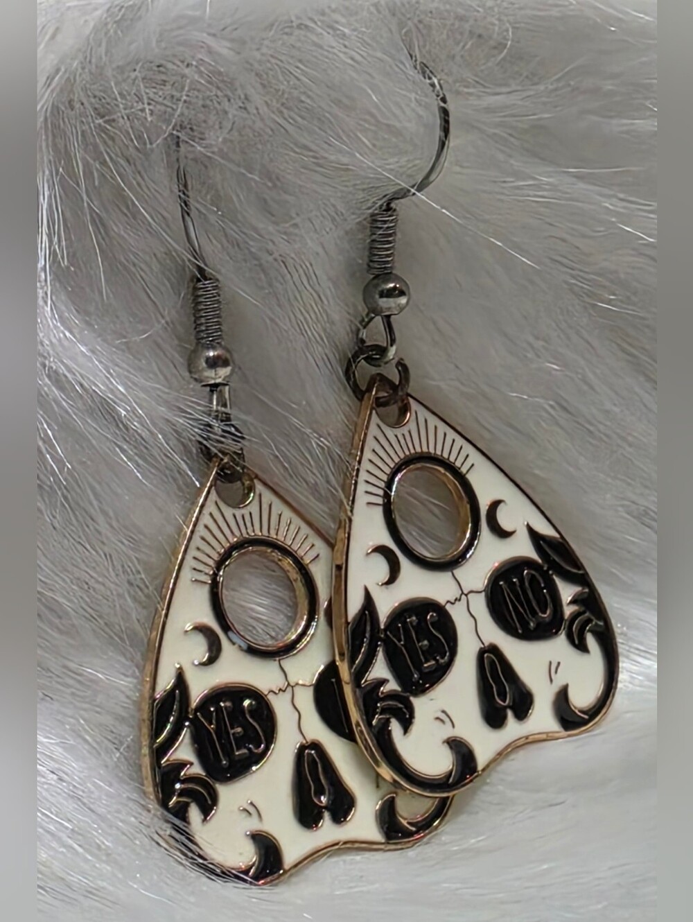 NWOT Black & White Enamel Ouija Planchette Skull Earrings